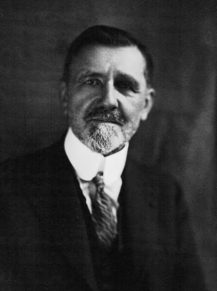 File:Asvit Urrienkheli.jpg